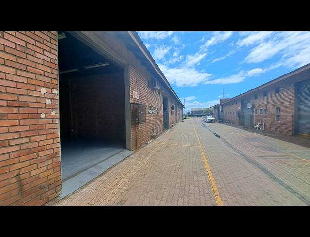 100M² WAREHOUSE TO LET IN ALTON